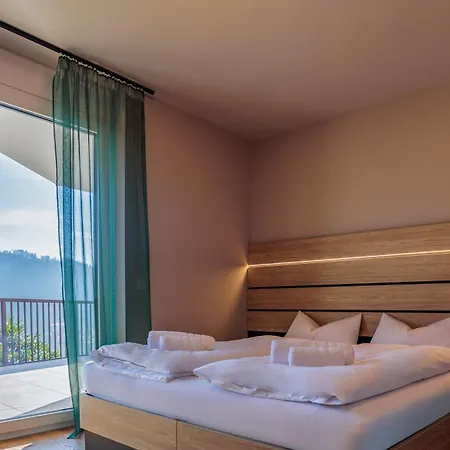 Daire Adlerblick Deluxe Seeblick Ossiacher See Annenheim