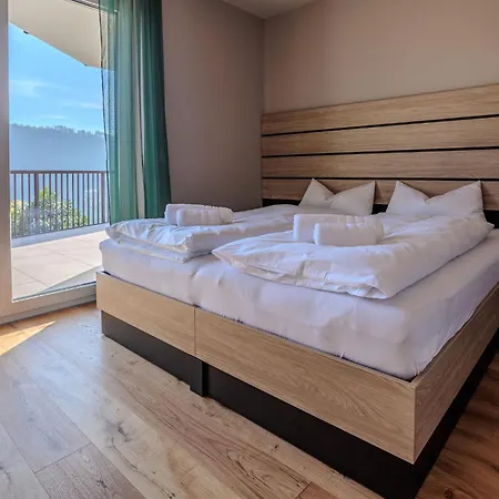 Daire Adlerblick Deluxe Seeblick Ossiacher See *