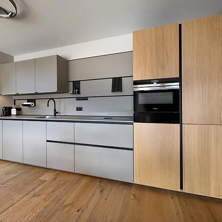 Adlerblick Deluxe Seeblick Ossiacher 公寓